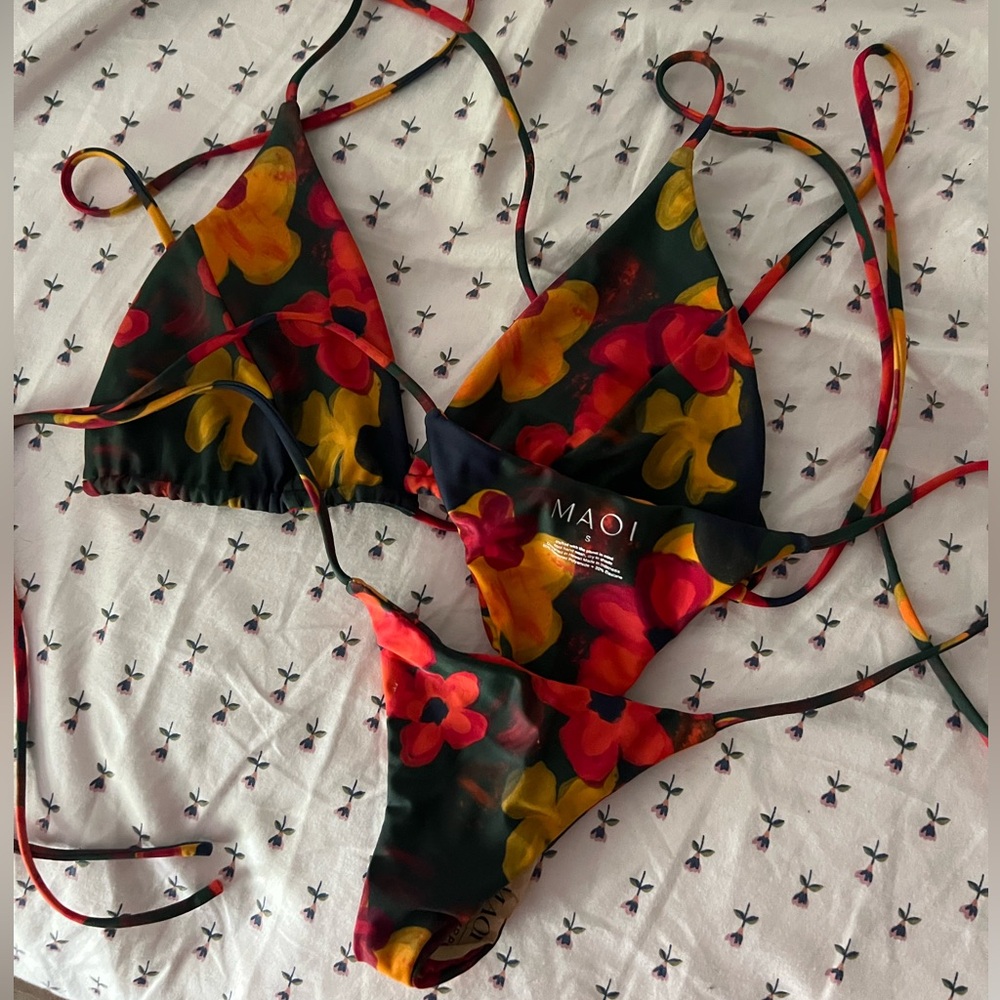Maoi Swim TOP